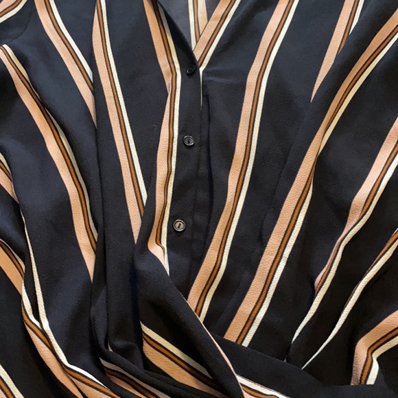 Long sleeve blouse with collar and button detail. - Picture 2 of 4